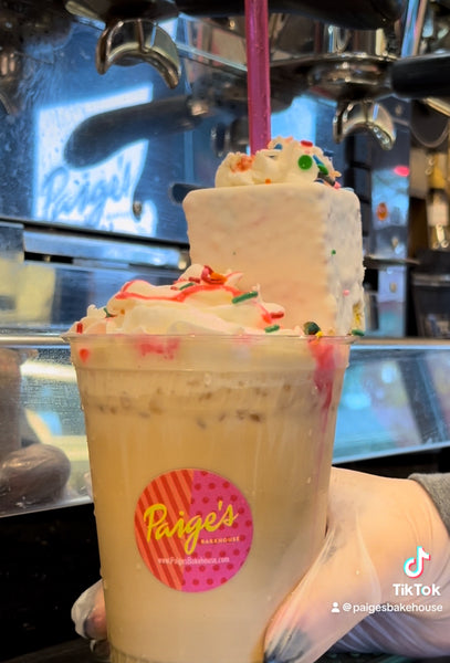 Small BabyCake with Babycake Latte